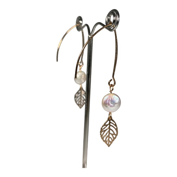 Pearl Dangle Earrings - Picture 5 of 7